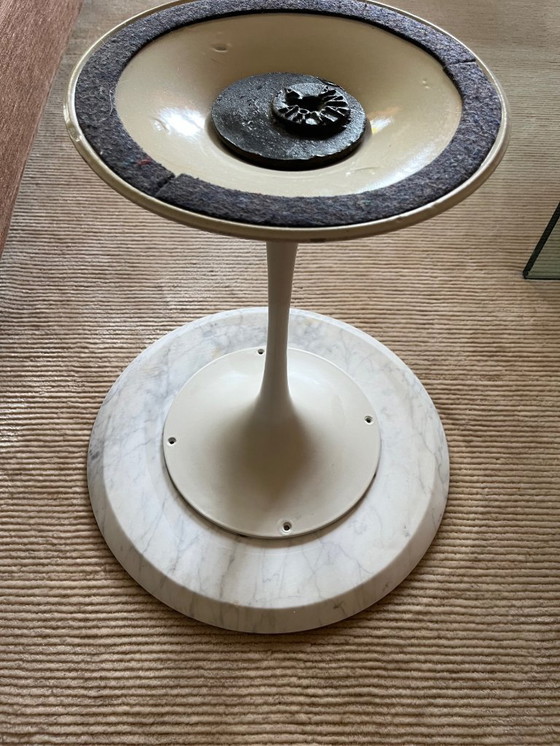 Image 1 of Marmeren Tulip bijzettafel, Saarinen/Knoll met Arkana voet.