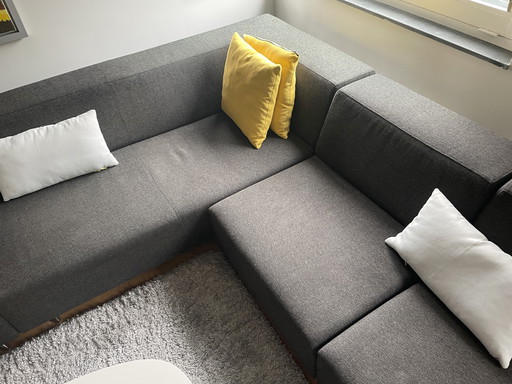 Modern L-Shaped Design Sofa in Anthracite Gray - Excellent Condition