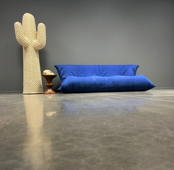 Image 1 of Ligne Roset Yoko bank – 3-zits – blauw – designklassieker