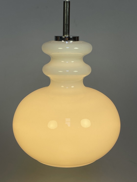 Image 1 of Lampe suspendue en verre blanc, Peill En Putzler, Allemagne 1960's