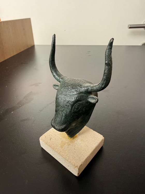 Minoïsche Bronzen Stier Standbeeld – Beeldhouwkunst, Stone (photo 6 of 7)