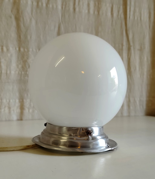 Opaline globe ceiling or wall light - mid. 20th century – plafondlampen, Glass (photo 2 of 8)