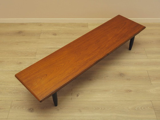 Aparador de teca con patas cónicas oscuras, mesa consola baja danesa, década de 1970. – Wood (photo 6 of 13)