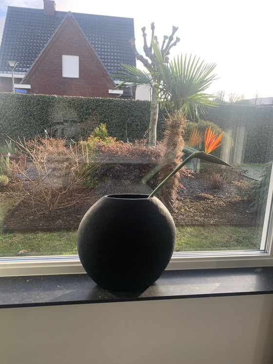 Image 1 of Stijlvolle grote zwarte vaas