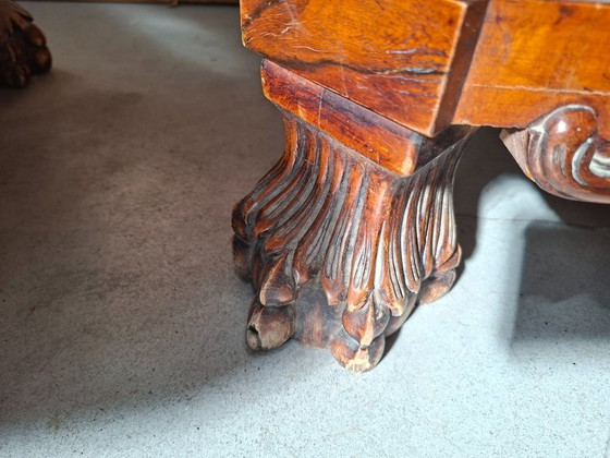 Image 1 of Niederländisches Barock-Triptychon aus den 1920er Jahren – Klappschrank und zwei eingelegte Nachttische