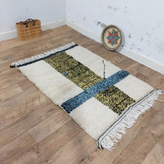 Image 1 of Tapis en laine fait main – Style moderne vert olive et bleu (150 × 113 cm)