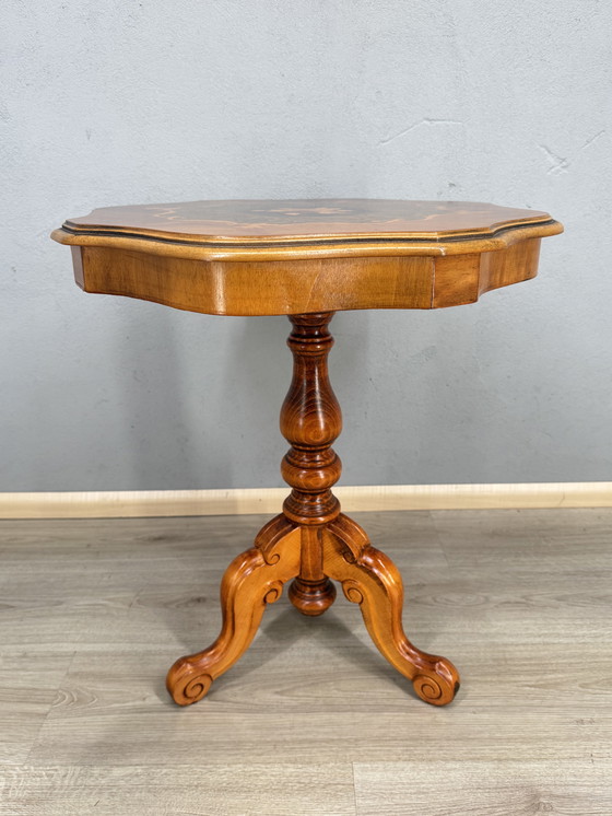 Image 1 of Französischer Beistelltisch aus Holz Weintisch mit Intarsien