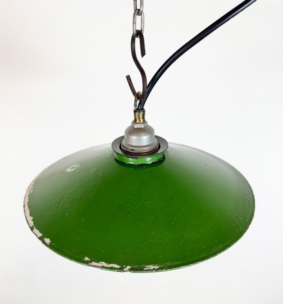 Image 1 of Industriële groene emaille lamp, jaren 1950