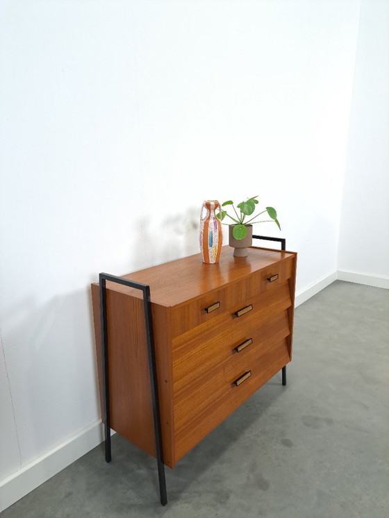 Image 1 of Teak schoenenkast met zwart metalen poten, nr. 1