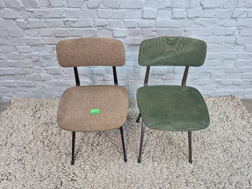 Chaises Result vintage, design néerlandais, par Friso Kramer pour Gispen, version rembourrée, Pays-Bas, années 1960 — Lot de 2