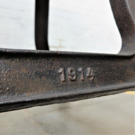 Image 1 of Mesa de bar industrial icónica