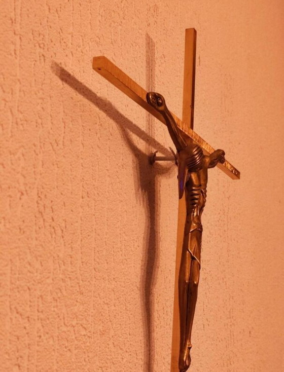 Image 1 of Crocifisso brutalista