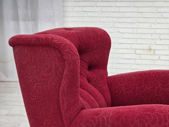 Image 1 of Poltrona relax danese, anni '50, tessuto rosso, gambe in legno di frassino.