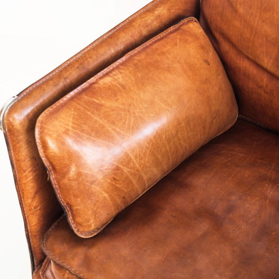 Fauteuil Club Vintage de Roche Bobois. Cuir de buffle camel. France, années 1980. – Leather (photo 15 of 19)