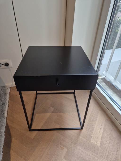 2 mesitas de noche de hierro