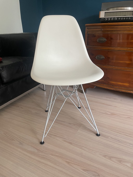 8x Vitra DSR chairs