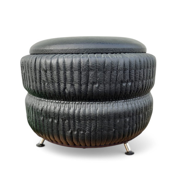 Image 1 of Pouf vintage con spazio di archiviazione su gambe, similpelle nera
