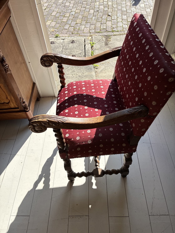 Image 1 of Schlossstuhl mit Schnitzereien