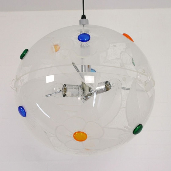 Image 1 of Lámpara colgante de metacrilato de la era espacial, pieza rara, con grabados florales | ca. 1955-1965