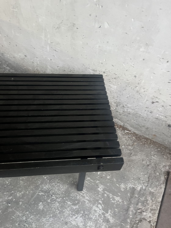 Image 1 of Panchina / tavolino a doghe in legno nero