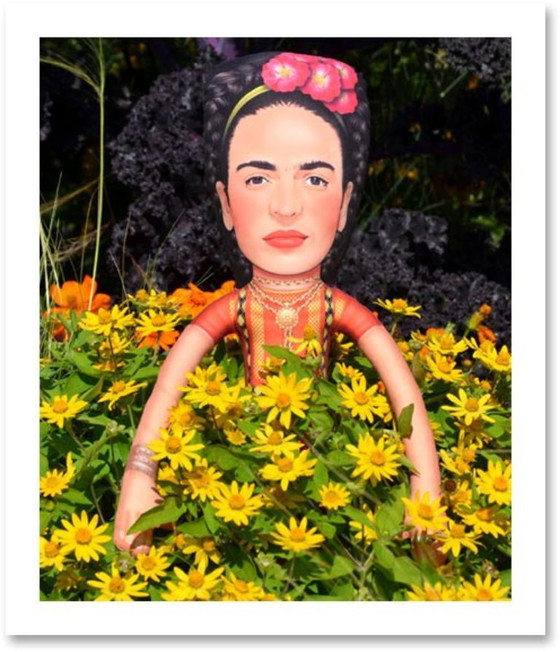 Image 1 of Scultura artistica di Frida Kahlo | Bambola d'arte di design | Oggetto d'arredo d'arte contemporanea