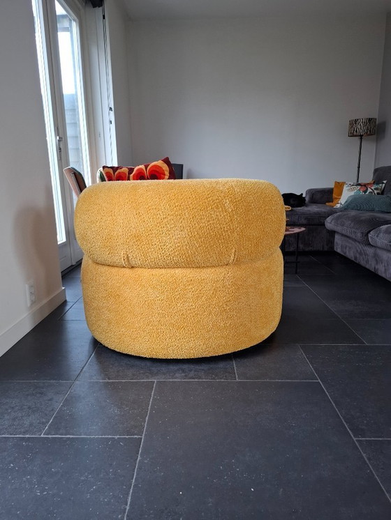 Image 1 of draaibare feuteuil geel