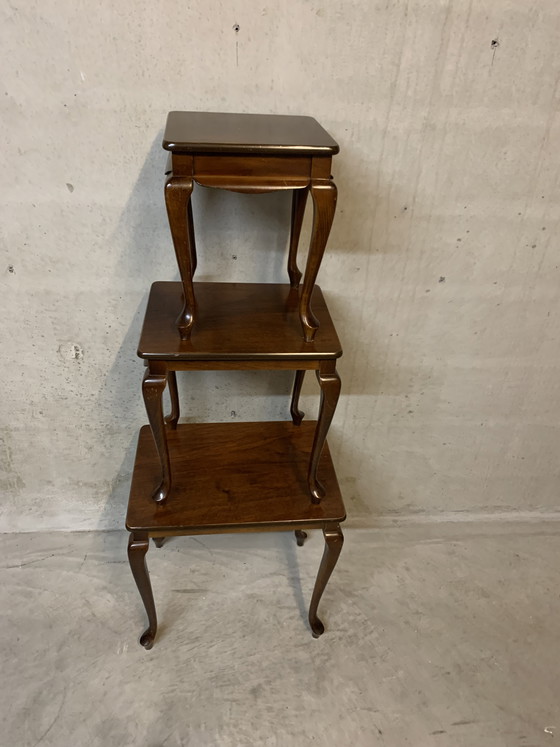 Image 1 of Beistelltischset im Queen-Anne-Stil aus Mahagoni. Mini-Set