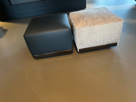 Image 1 of Pouf Minotti "West" colore beige e blu marine