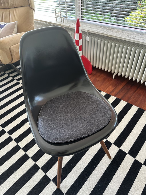 Eames Fiberglass Chair DSW stoel Elephant Grey