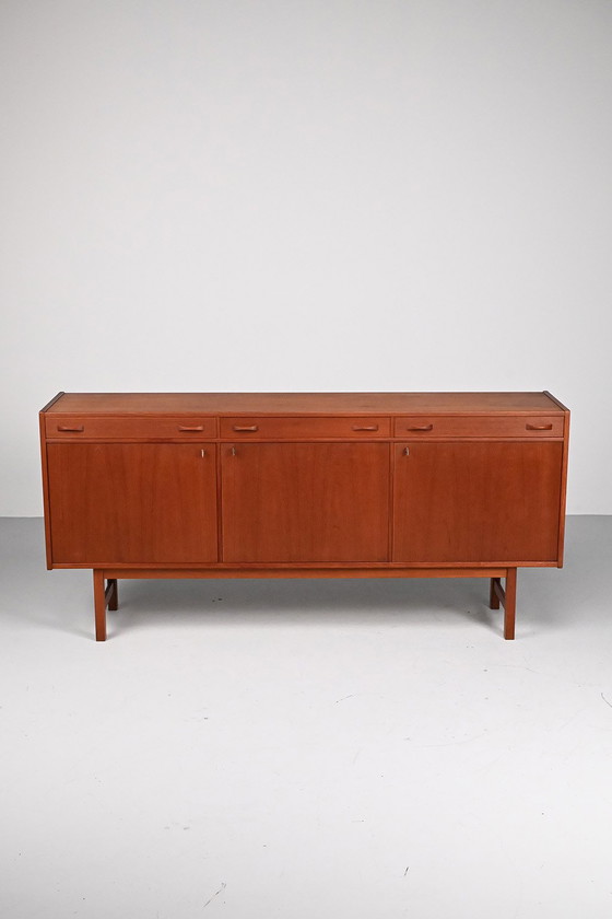 Tage Olofsson Ulferts sideboard (photo 11 of 12)