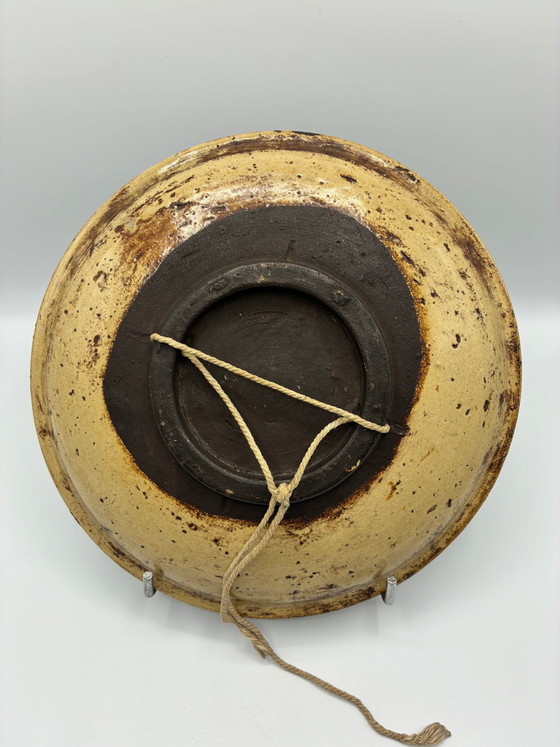 Grande piatto da parete in ceramica, personaggio satirico in rilievo, pezzo unico – Stoviglie (photo 2 of 5)