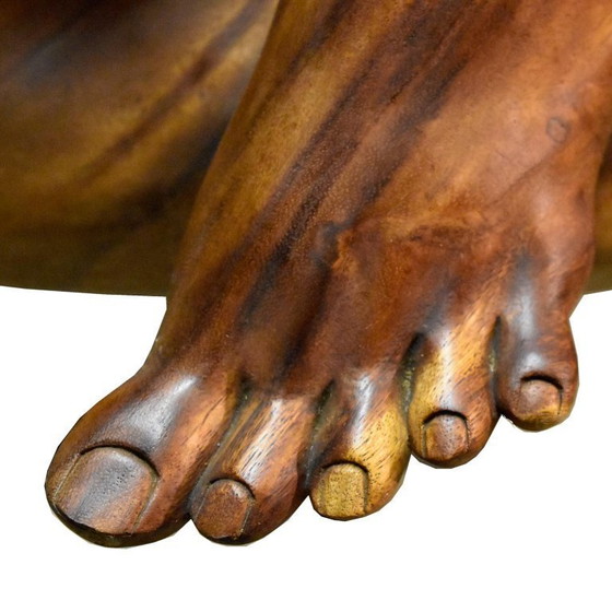 Image 1 of Table basse massive en bois dur exotique sculpté à la main pour les amoureux