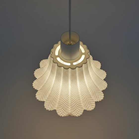 Image 1 of Lampada a sospensione bianca scultorea: design senza tempo