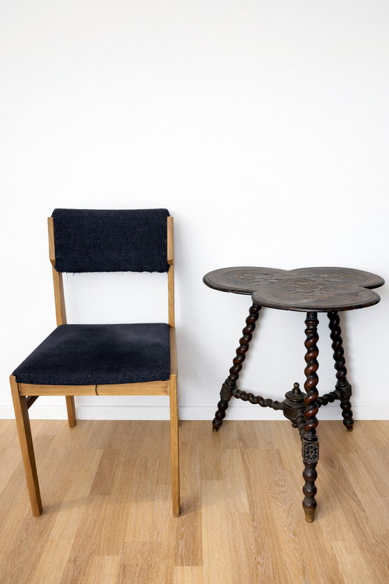 Image 1 of Table d'appoint ancienne en forme de trèfle avec pieds torsadés – Fin du XIXe siècle