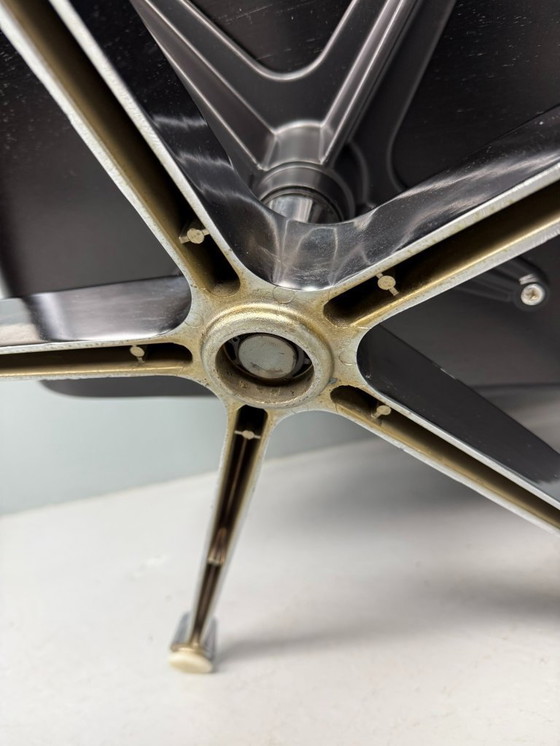 Image 1 of Poltrona Eames Lounge completamente nera di Herman Miller, anni '70