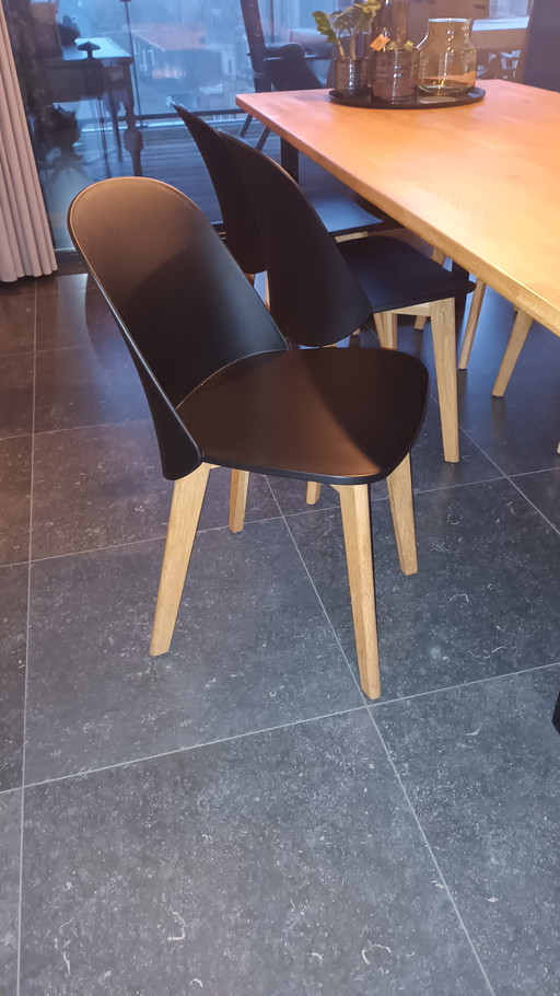 Dining table with 6 chairs