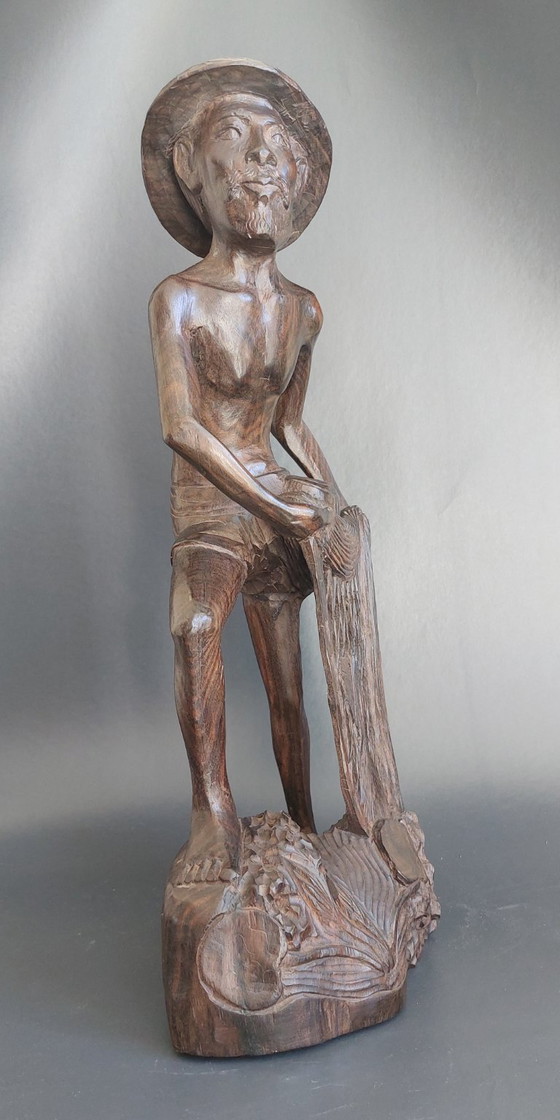 Image 1 of Antica statua di pescatore in legno di palissandro intagliato a mano di 41 cm