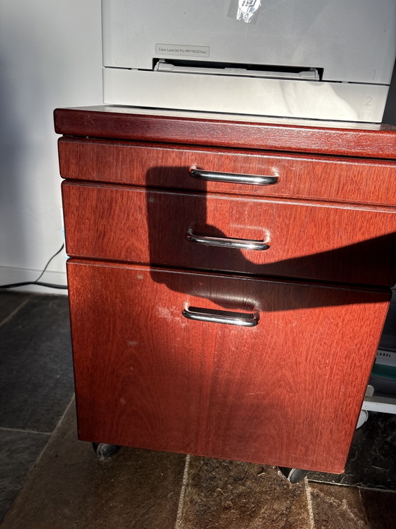 Image 1 of Klassiek houten bureau 
