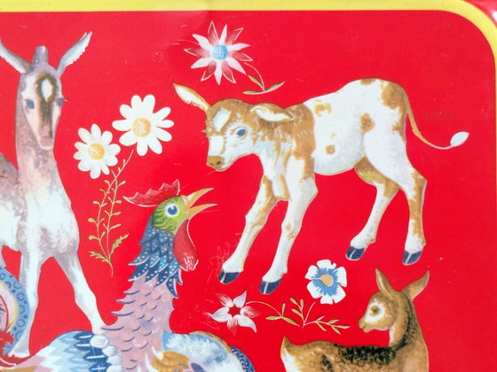 Image 1 of Bandeja de hojalata roja de mediados de siglo | Estilo de arte popular escandinavo | Decoración navideña