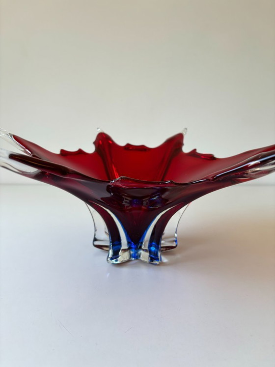 Image 1 of Striking Murano blown glass centerpiece – Ruby red and cobalt blue – Sculptural design