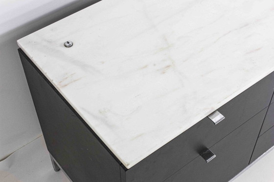 Image 1 of Directiedressoir van F. Knoll.