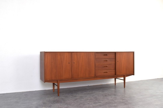 Image 1 of Buffet danois en teck, style milieu du XXe siècle, années 1960.