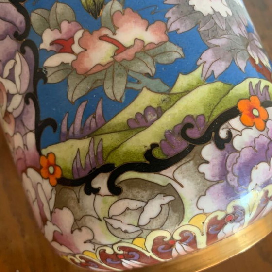 Image 1 of Vase chinois à décor de pivoines et oiseaux – XXe siècle