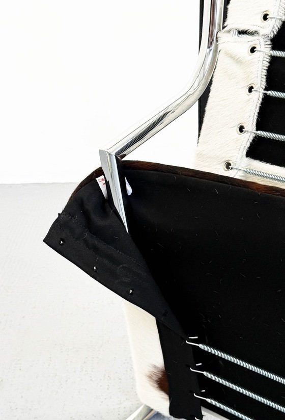 Lc1 Chair Le Corbusier Cassina Charlotte Perriand Seats I, Dining chairs, Metal, Leather, White (photo 2 of 12)