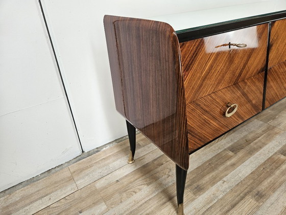 Image 1 of Commode en acajou du Mid Century des années 1950 avec miroir