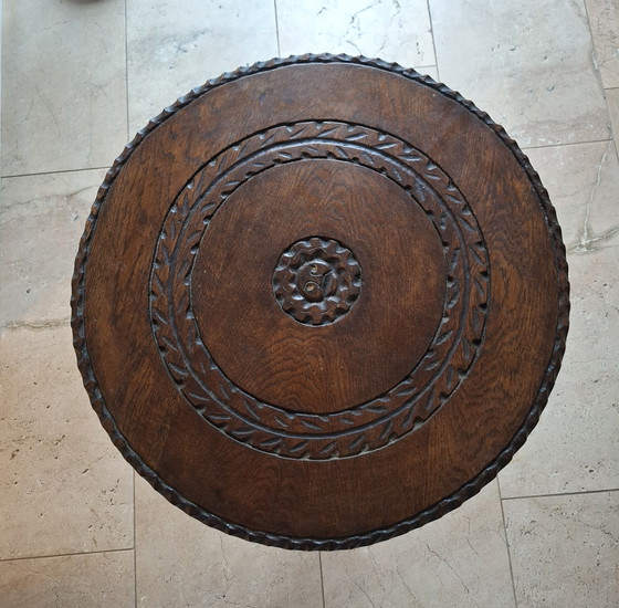 Image 1 of MESA ANTIGUA DE ROBLE TALLADO