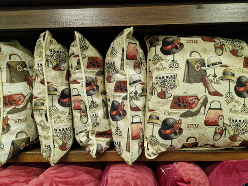 Decorative pillows oa Unique Living