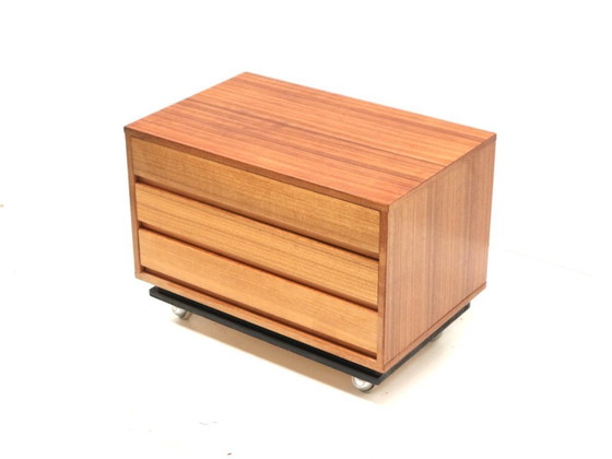 Image 1 of Vintage ladekastje op wieltjes gemaakt in de jaren ’60