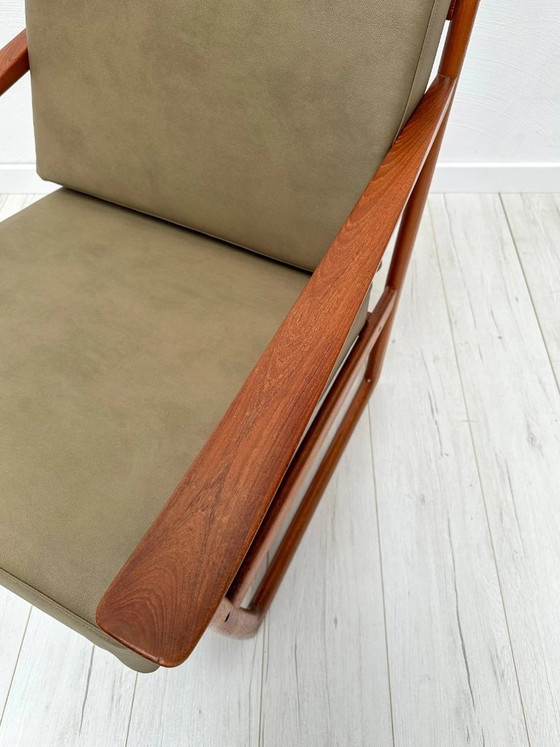 Image 1 of Fauteuil lounge 1/2 vintage FD 130 en teck par Peter Hvidt et Orla Mølgaard-Nielsen pour France et Daverkosen, design danois, 19