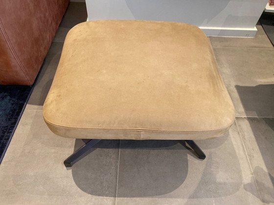 Sgabello/poggiapiedi Minotti Prince – Poggiapiedi e pouf, Leather, Metal (photo 7 of 7)